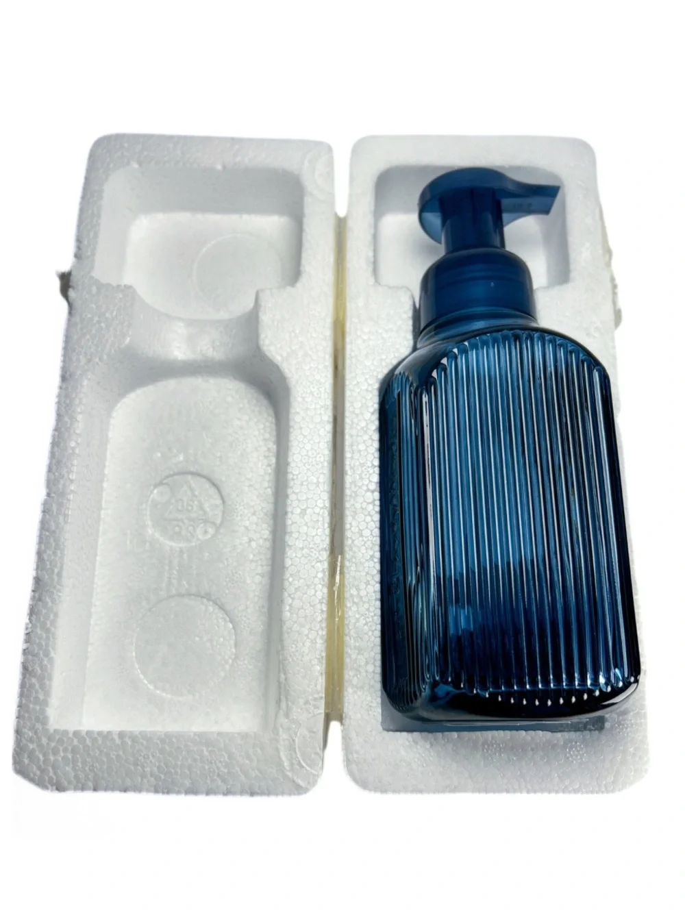 Bath & Body Works Blue Ribbed Glass Foaming Hand Soap Dispenser 10 oz NEW